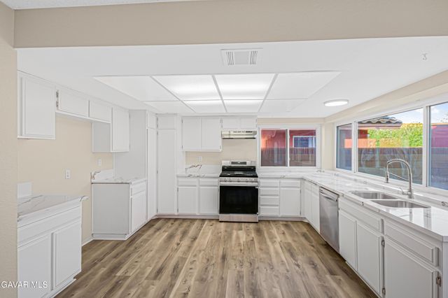 521 W Avenue J14, Lancaster, CA 93534