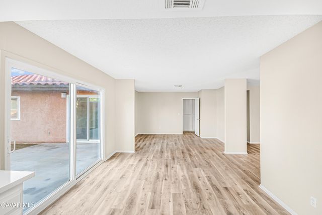 521 W Avenue J14, Lancaster, CA 93534