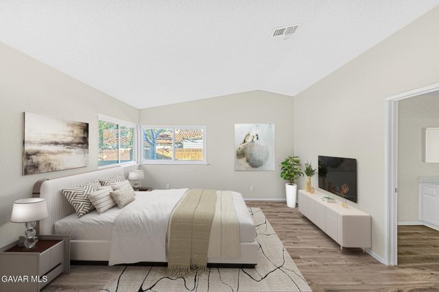 521 W Avenue J14, Lancaster, CA 93534