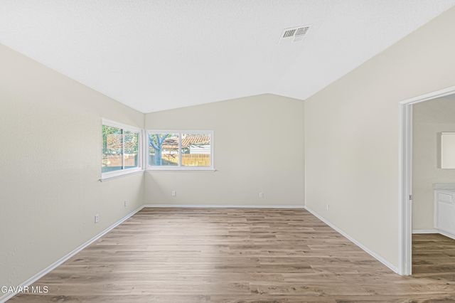 521 W Avenue J14, Lancaster, CA 93534