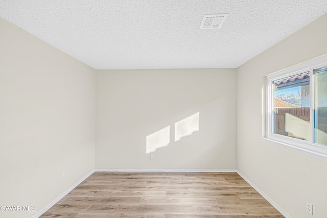 521 W Avenue J14, Lancaster, CA 93534