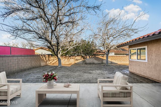 521 W Avenue J14, Lancaster, CA 93534