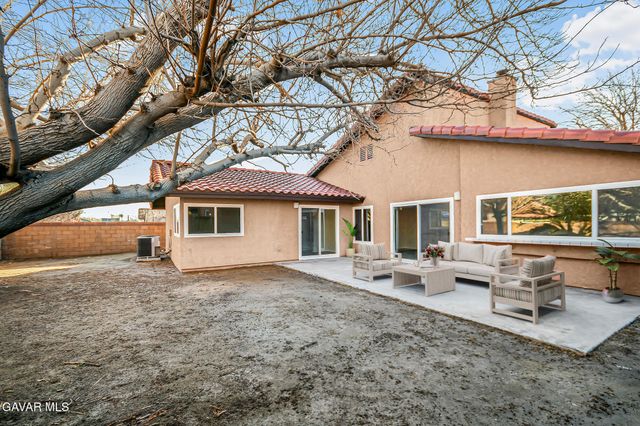 521 W Avenue J14, Lancaster, CA 93534