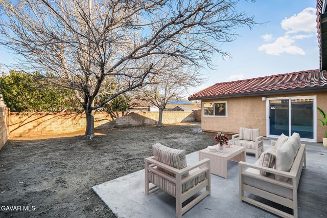 521 W Avenue J14, Lancaster, CA 93534