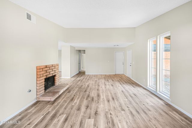 521 W Avenue J14, Lancaster, CA 93534