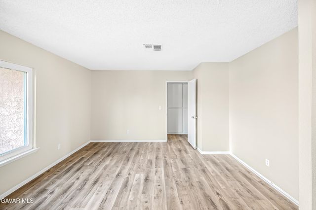 521 W Avenue J14, Lancaster, CA 93534