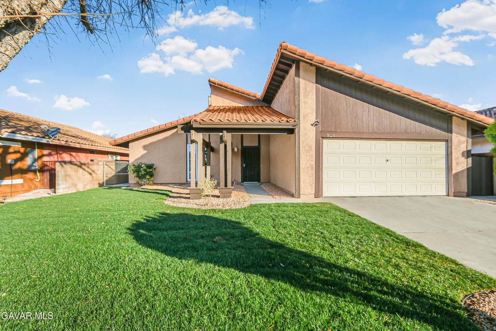 521 W Avenue J14, Lancaster, CA 93534