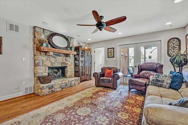 5832 Lakemont DR, Roanoke, VA 24018