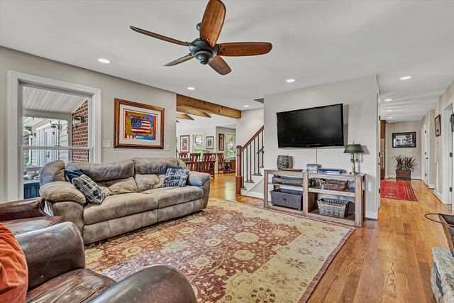 5832 Lakemont DR, Roanoke, VA 24018