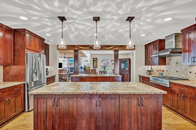 5832 Lakemont DR, Roanoke, VA 24018