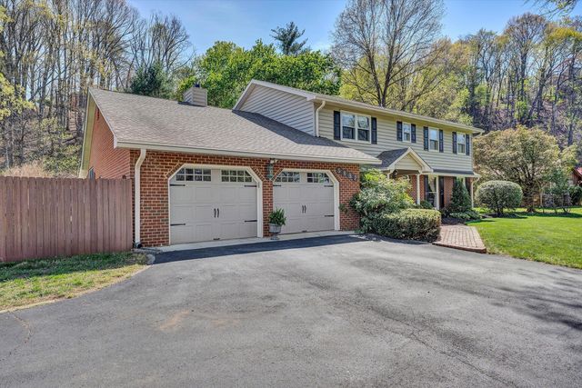 5832 Lakemont DR, Roanoke, VA 24018