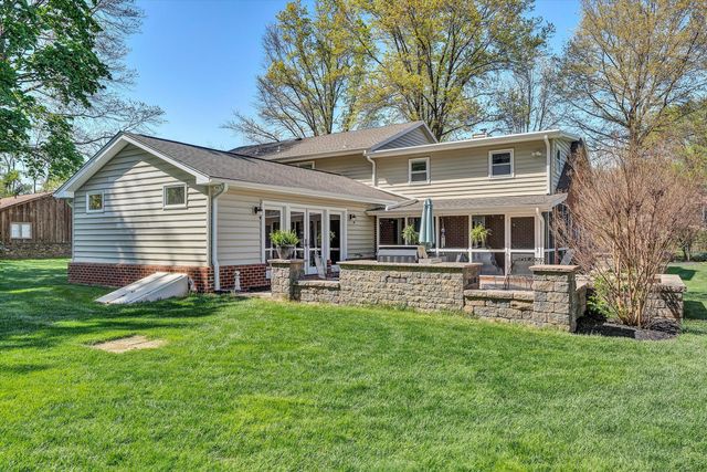 5832 Lakemont DR, Roanoke, VA 24018