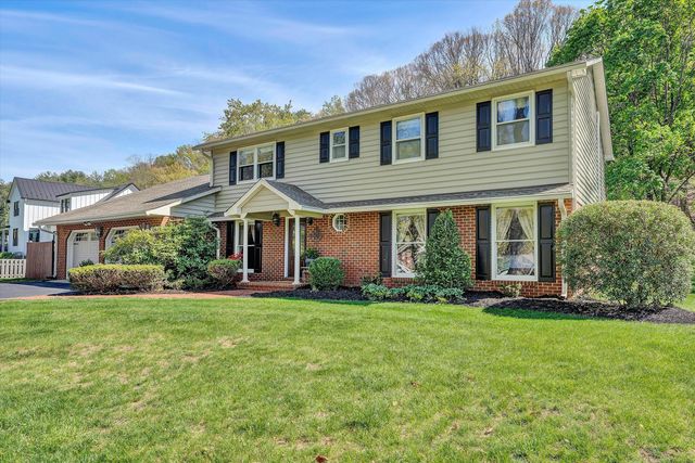 5832 Lakemont DR, Roanoke, VA 24018