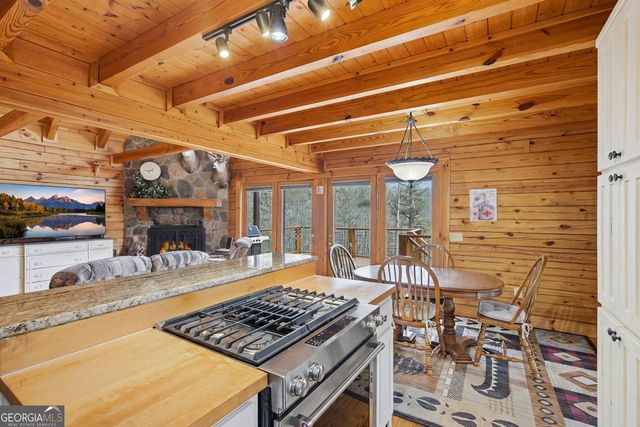 1399 Old Parker Place Road, Ellijay, GA 30536