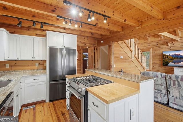 1399 Old Parker Place Road, Ellijay, GA 30536