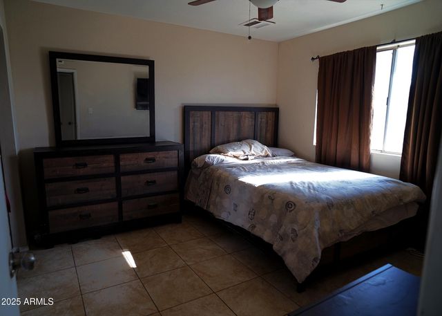 8933 W ROMA Avenue, Phoenix, AZ 85037