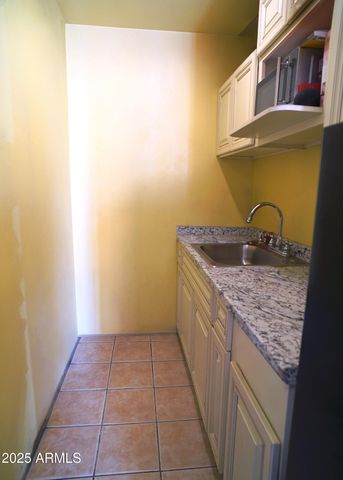 8933 W ROMA Avenue, Phoenix, AZ 85037