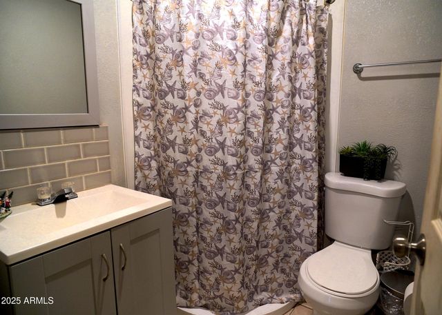 8933 W ROMA Avenue, Phoenix, AZ 85037