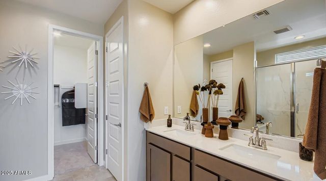 9519 W MULBERRY Drive, Phoenix, AZ 85037