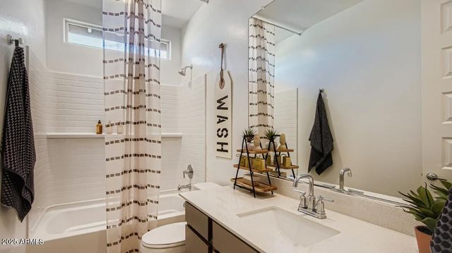 9519 W MULBERRY Drive, Phoenix, AZ 85037