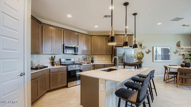 9519 W MULBERRY Drive, Phoenix, AZ 85037