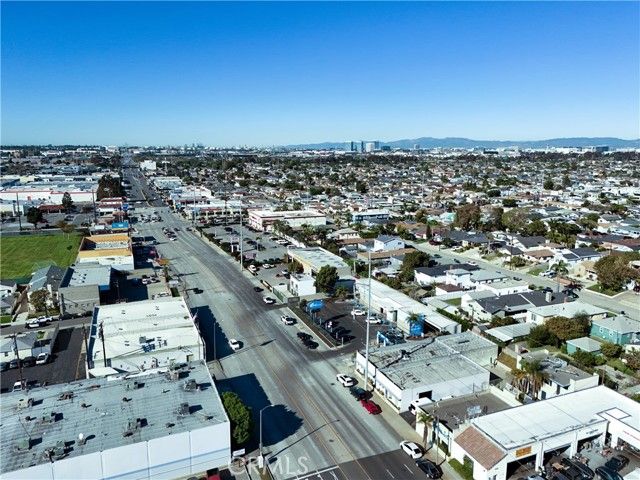 4643 W Rosecrans, Hawthorne, CA 90250