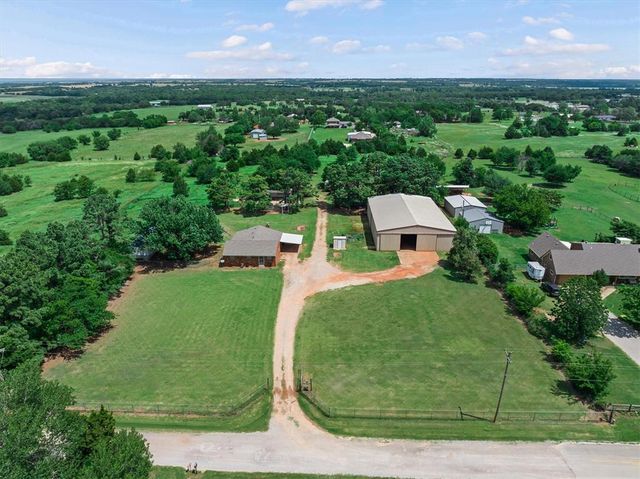 9000 W Simpson Road, Edmond, OK 73025
