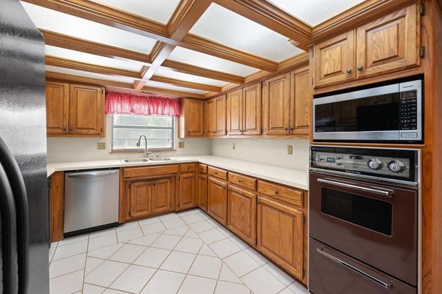 9000 W Simpson Road, Edmond, OK 73025
