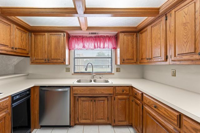 9000 W Simpson Road, Edmond, OK 73025