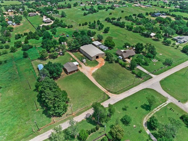 9000 W Simpson Road, Edmond, OK 73025