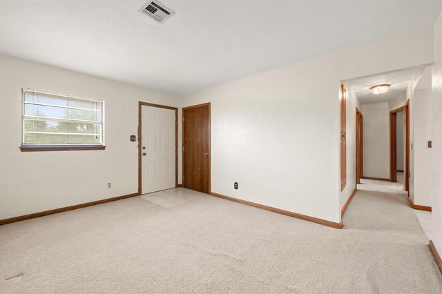 9000 W Simpson Road, Edmond, OK 73025