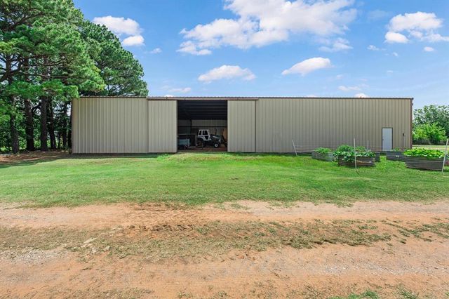 9000 W Simpson Road, Edmond, OK 73025