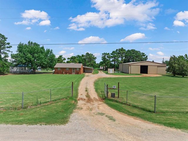 9000 W Simpson Road, Edmond, OK 73025