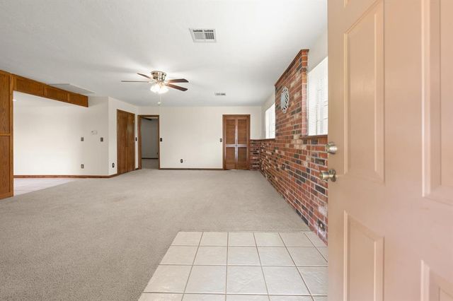 9000 W Simpson Road, Edmond, OK 73025
