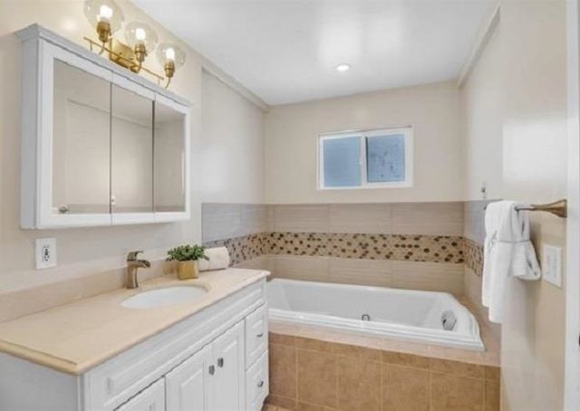 2468 Maxwell Ave, Oakland, CA 94601