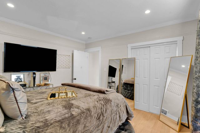 2468 Maxwell Ave, Oakland, CA 94601