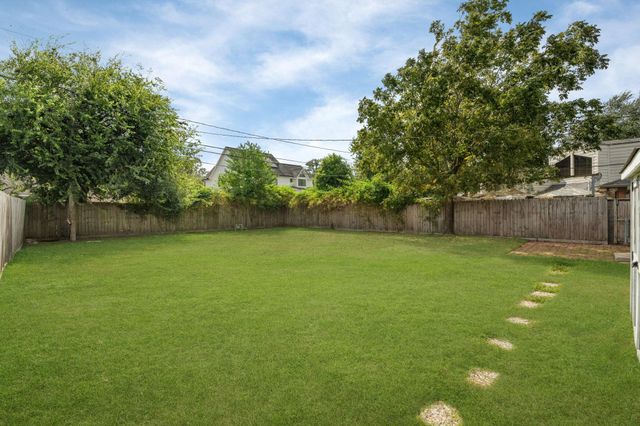 2007 Wakefield Drive, Houston, TX 77018