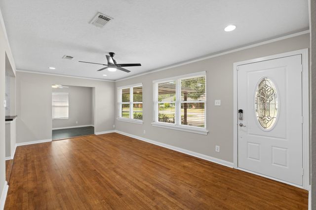 2007 Wakefield Drive, Houston, TX 77018