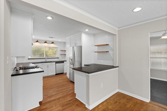 2007 Wakefield Drive, Houston, TX 77018