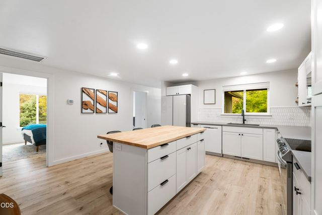 61573 Twin Lakes Loop, Bend, OR 97702