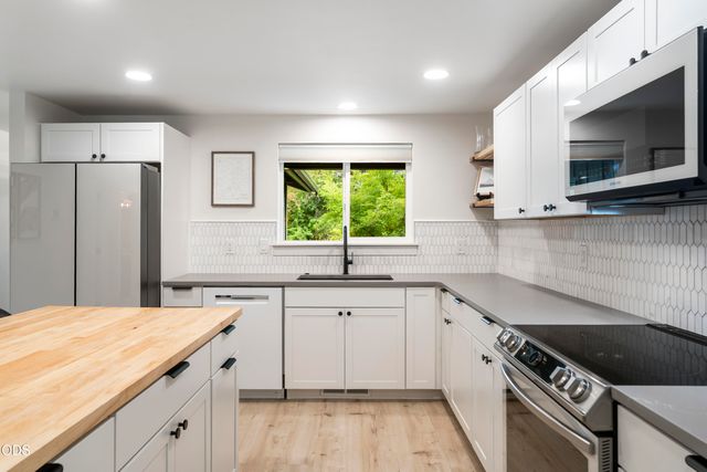 61573 Twin Lakes Loop, Bend, OR 97702