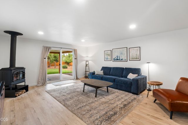 61573 Twin Lakes Loop, Bend, OR 97702