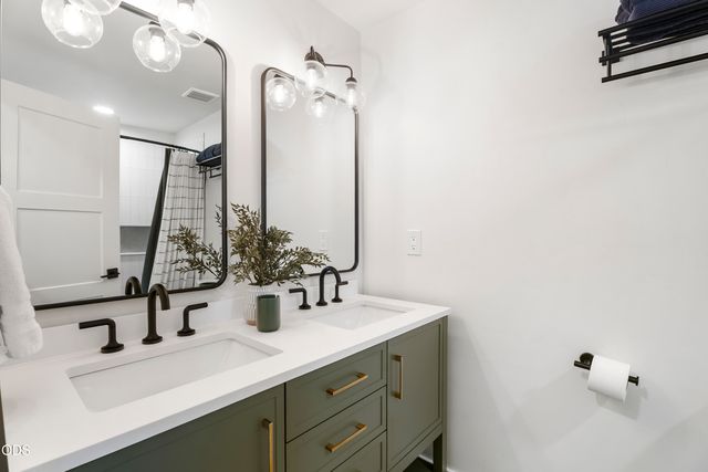 61573 Twin Lakes Loop, Bend, OR 97702
