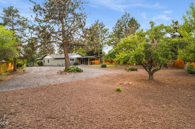 61573 Twin Lakes Loop, Bend, OR 97702
