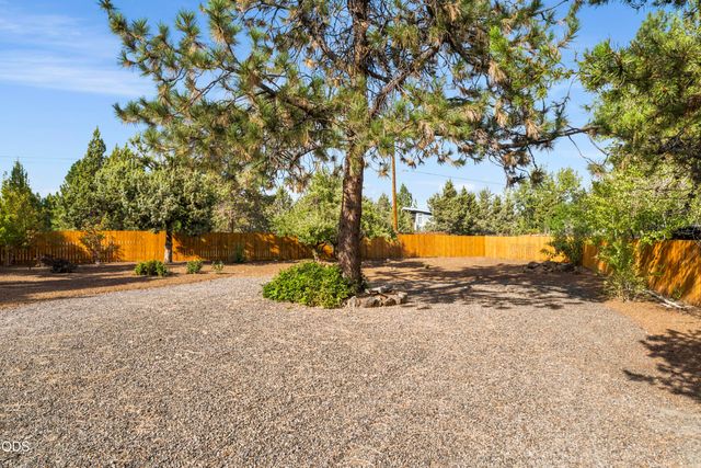 61573 Twin Lakes Loop, Bend, OR 97702