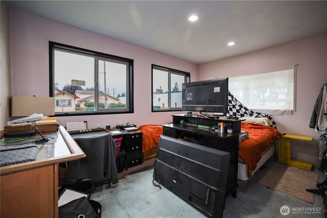 618 W King Street, Aberdeen, WA 98520