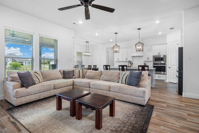 341 Oak Meadow Lane, Weatherford, TX 76085