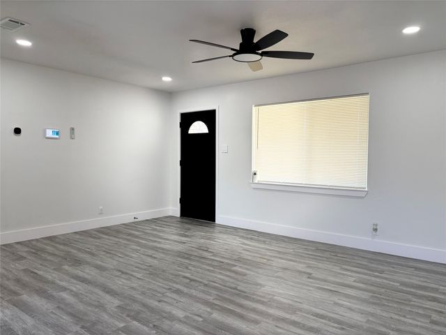 6510 Ashton Street, Houston, TX 77091