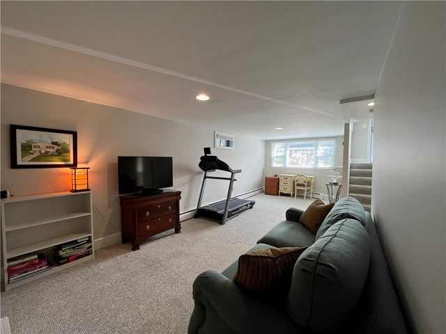 83 Eustis Avenue, Newport, RI 02840