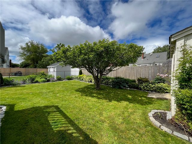 83 Eustis Avenue, Newport, RI 02840